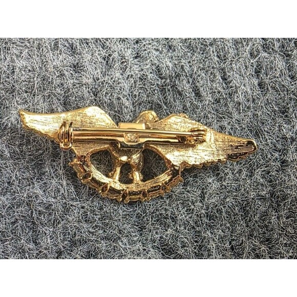 Eagle Pin With Red White Blue Rhinestones Patriotic Brooch American Flag Colors - Picture 5 of 5